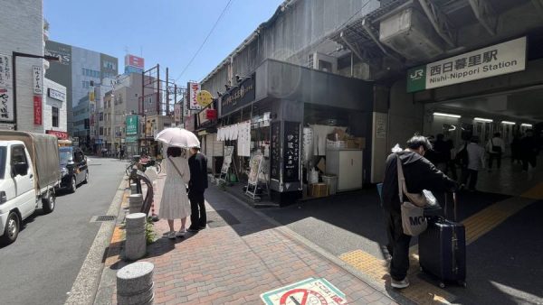 今日はお出かけしなかったみたいで、フォームから連絡頂いた学生さんと待ち合わせで西日暮里です。